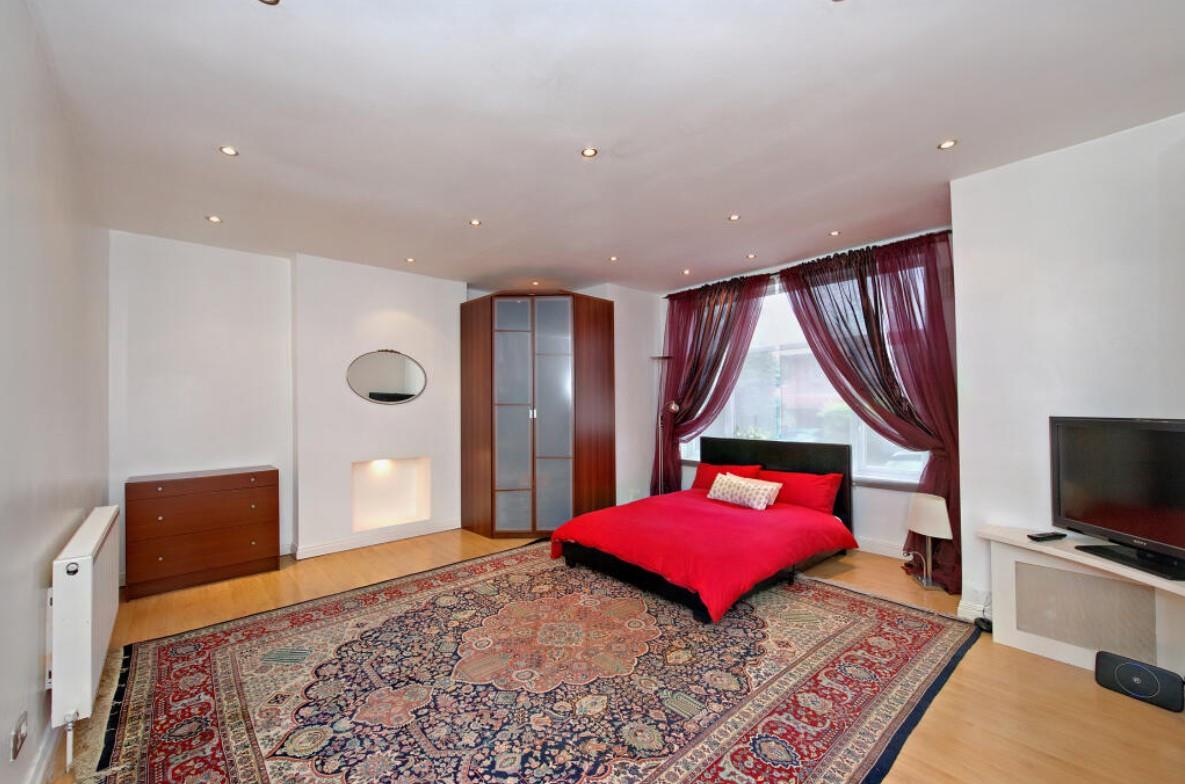 Abercorn Road, London, Mill Hill East, NW7 1JH, 3 bedroom Flat